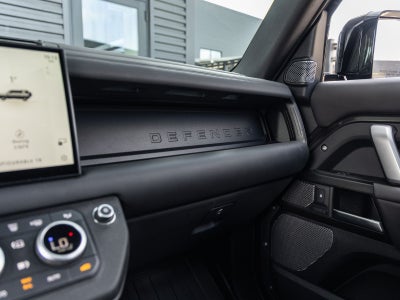 2023 Land Rover Defender 110 V8
