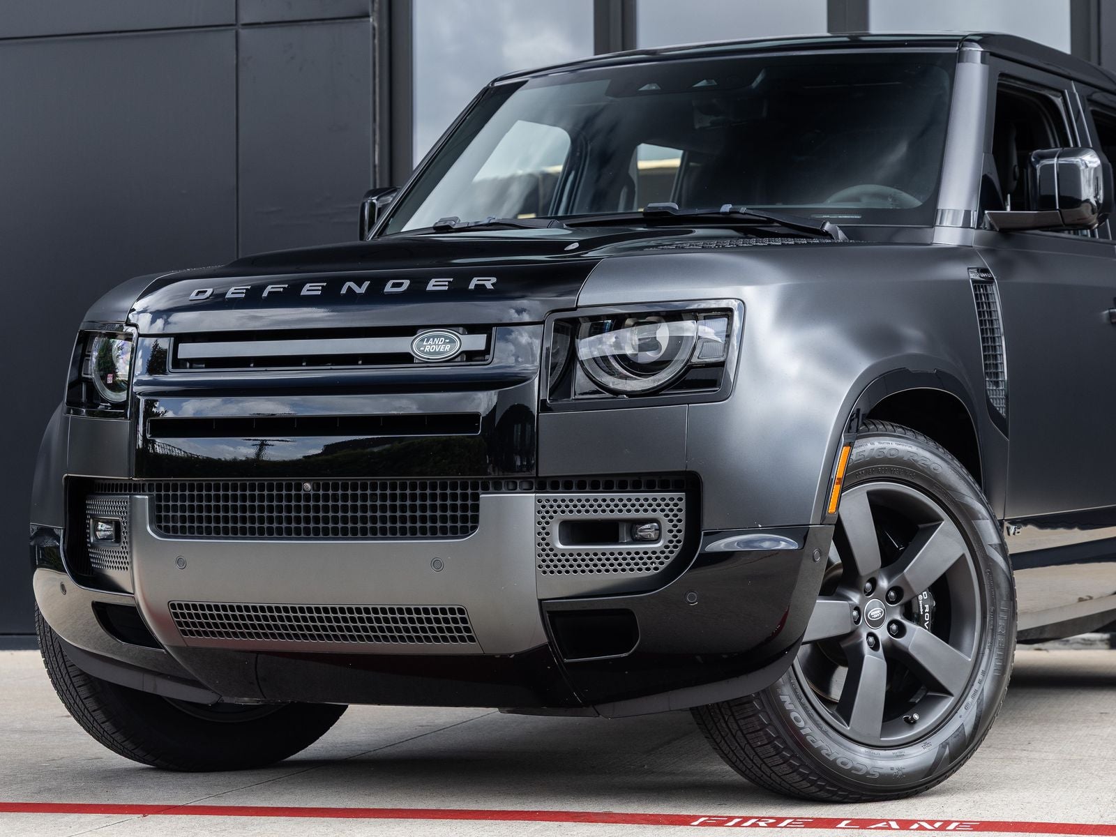 2023 Land Rover Defender 110 V8