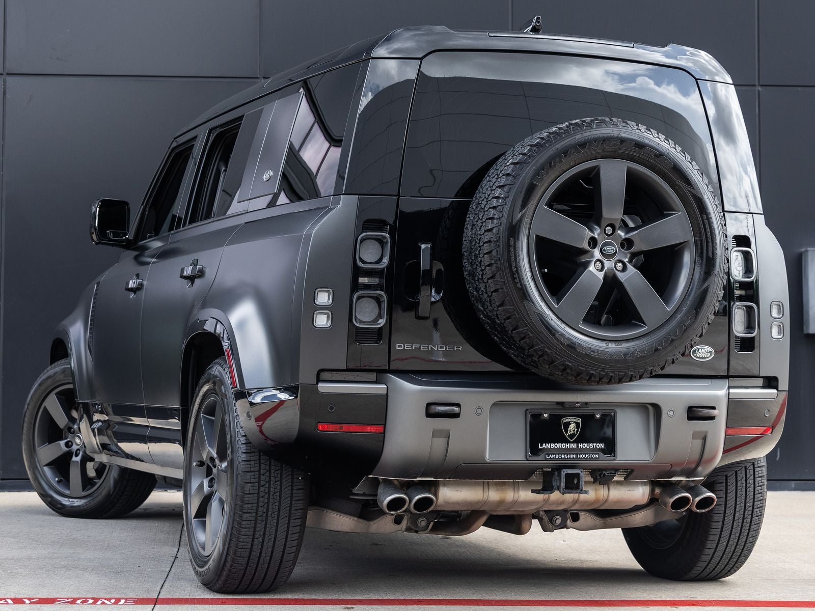 2023 Land Rover Defender 110 V8