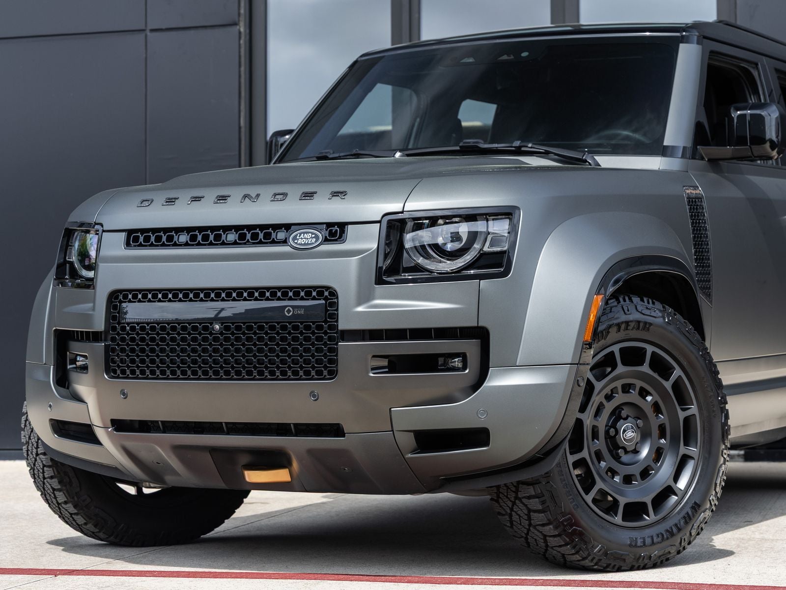 2025 Land Rover Defender 110 P635 OCTA V8