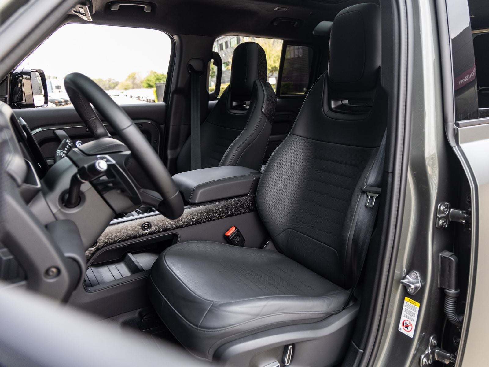 2025 Land Rover Defender 110 P635 OCTA V8