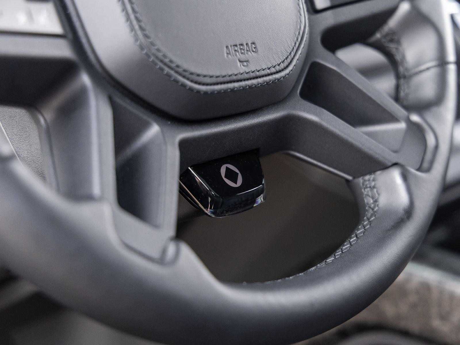 2025 Land Rover Defender 110 P635 OCTA V8