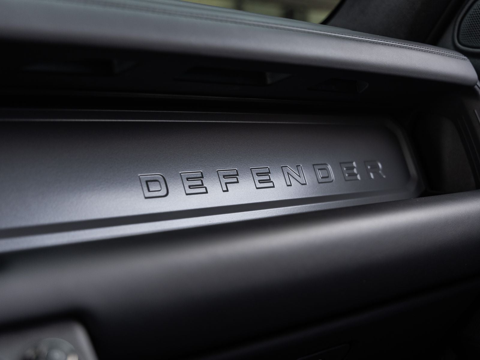 2025 Land Rover Defender 110 P635 OCTA V8