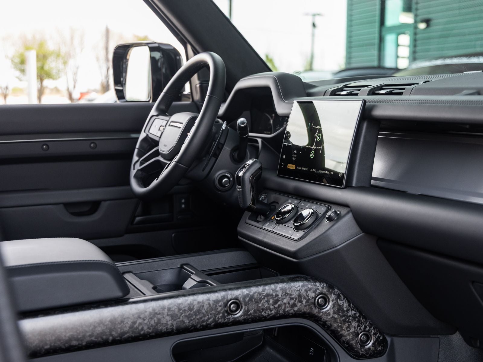 2025 Land Rover Defender 110 P635 OCTA V8