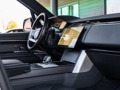 2025 Land Rover Range Rover SE