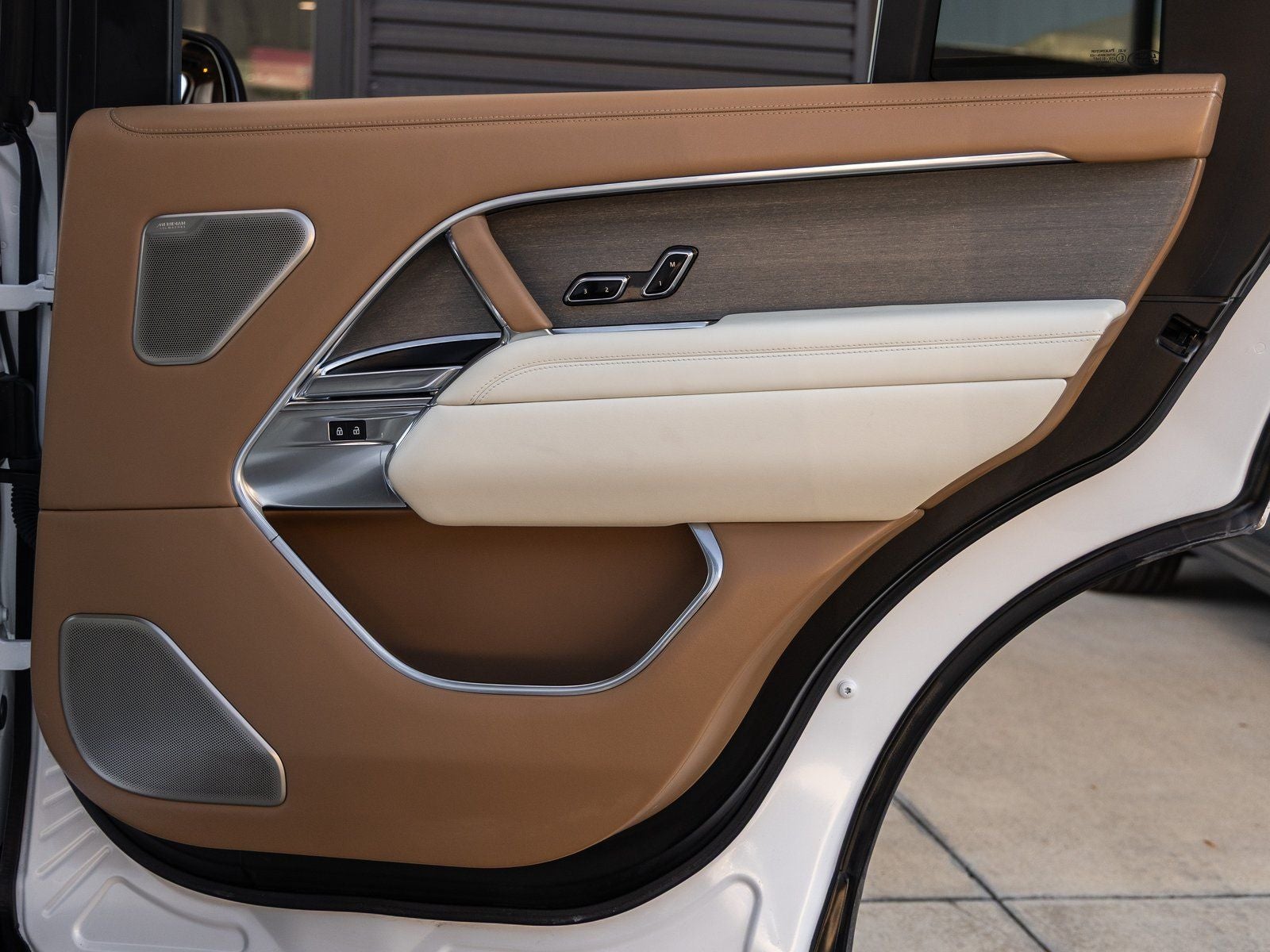 2022 Land Rover Range Rover SV