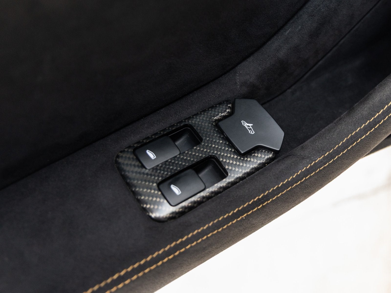 2016 McLaren 675LT Base