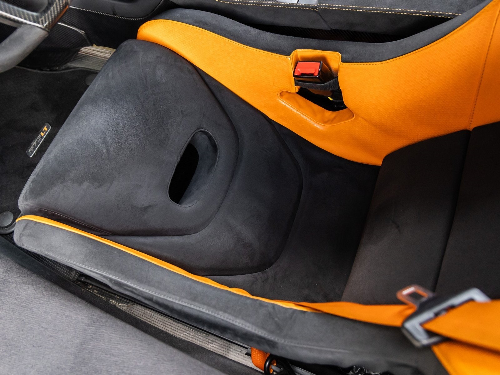 2016 McLaren 675LT Base