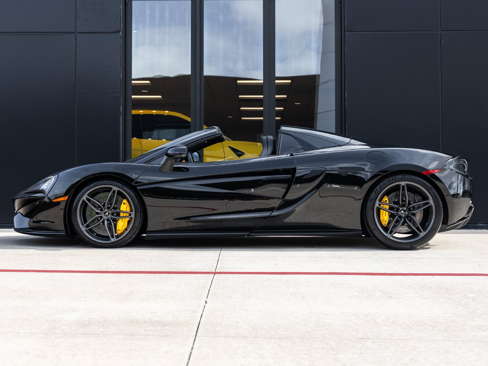 2020 McLaren 570S Base