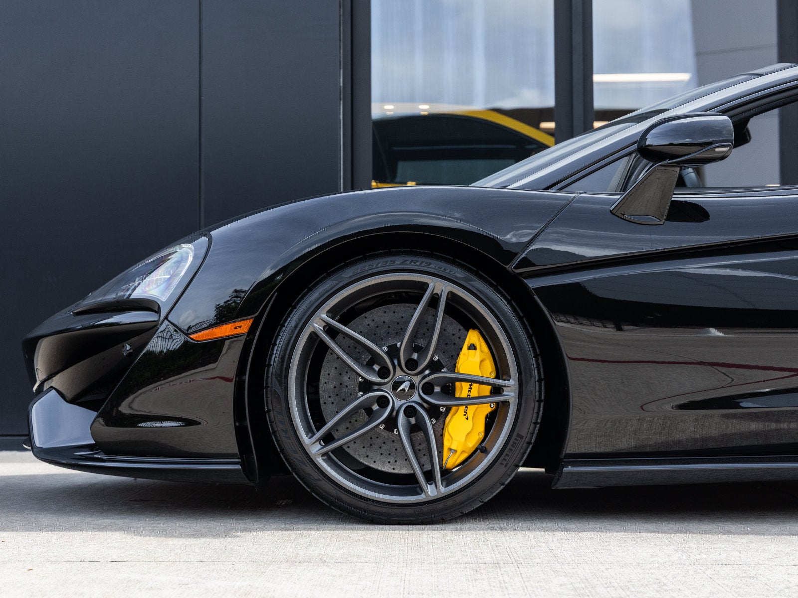 2020 McLaren 570S Base