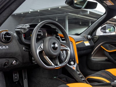 2026 McLaren 750S Base