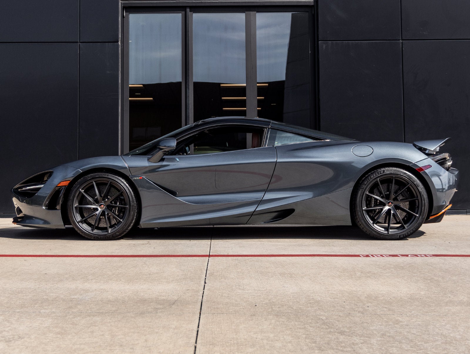 2018 McLaren 720S Base