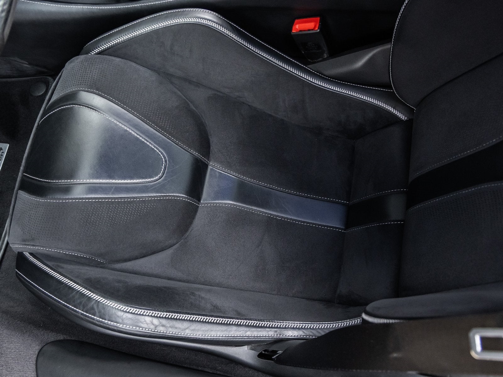 2020 McLaren 720S Base