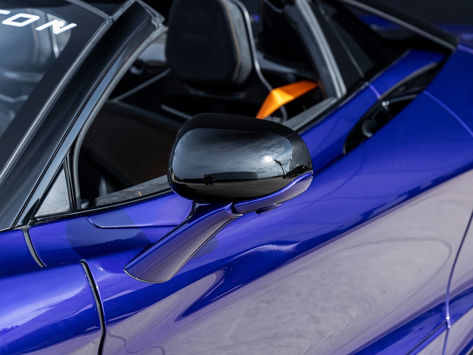 2022 McLaren 765LT Base