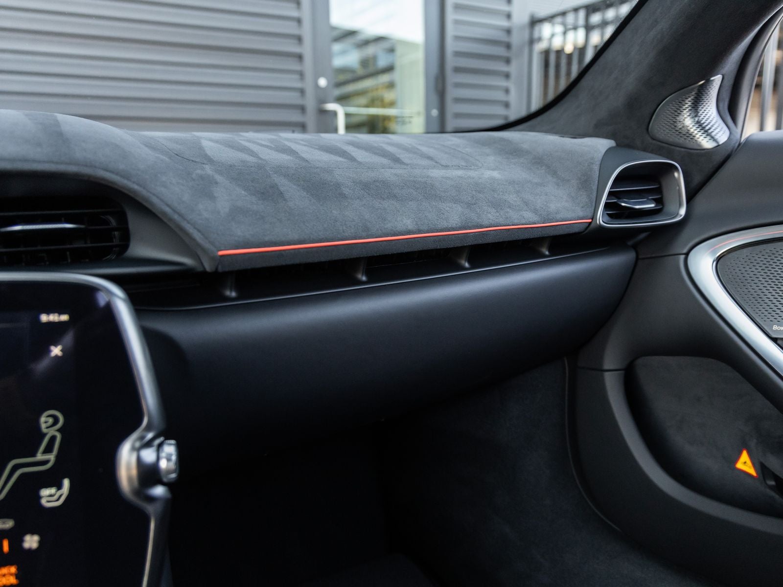 2024 McLaren Artura Base