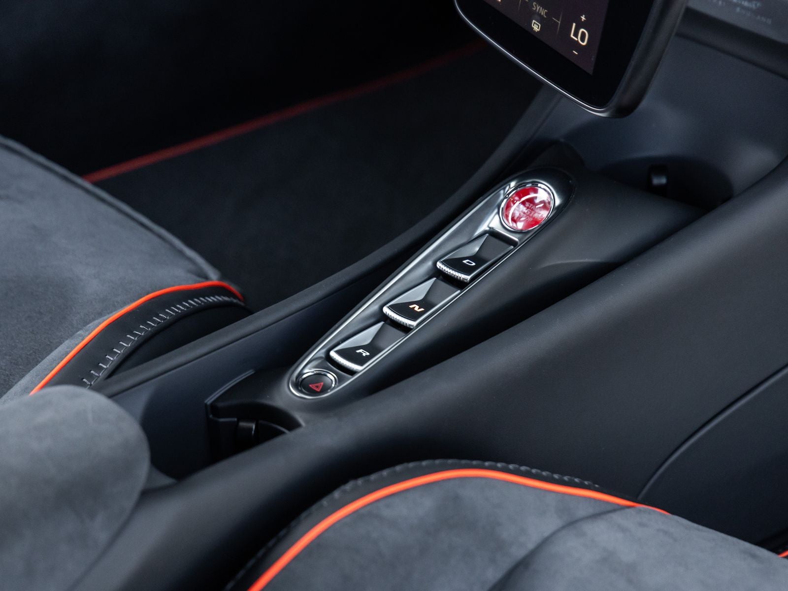 2024 McLaren Artura Base