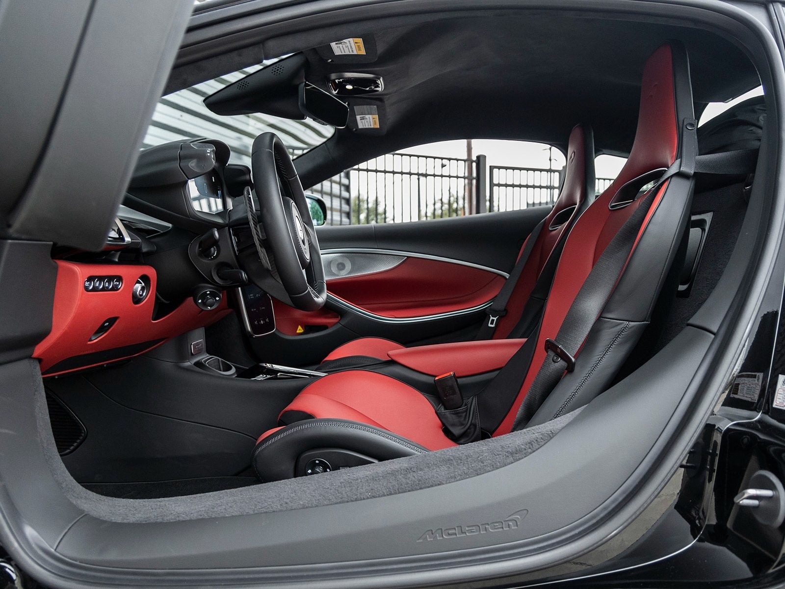 2025 McLaren Artura TechLux