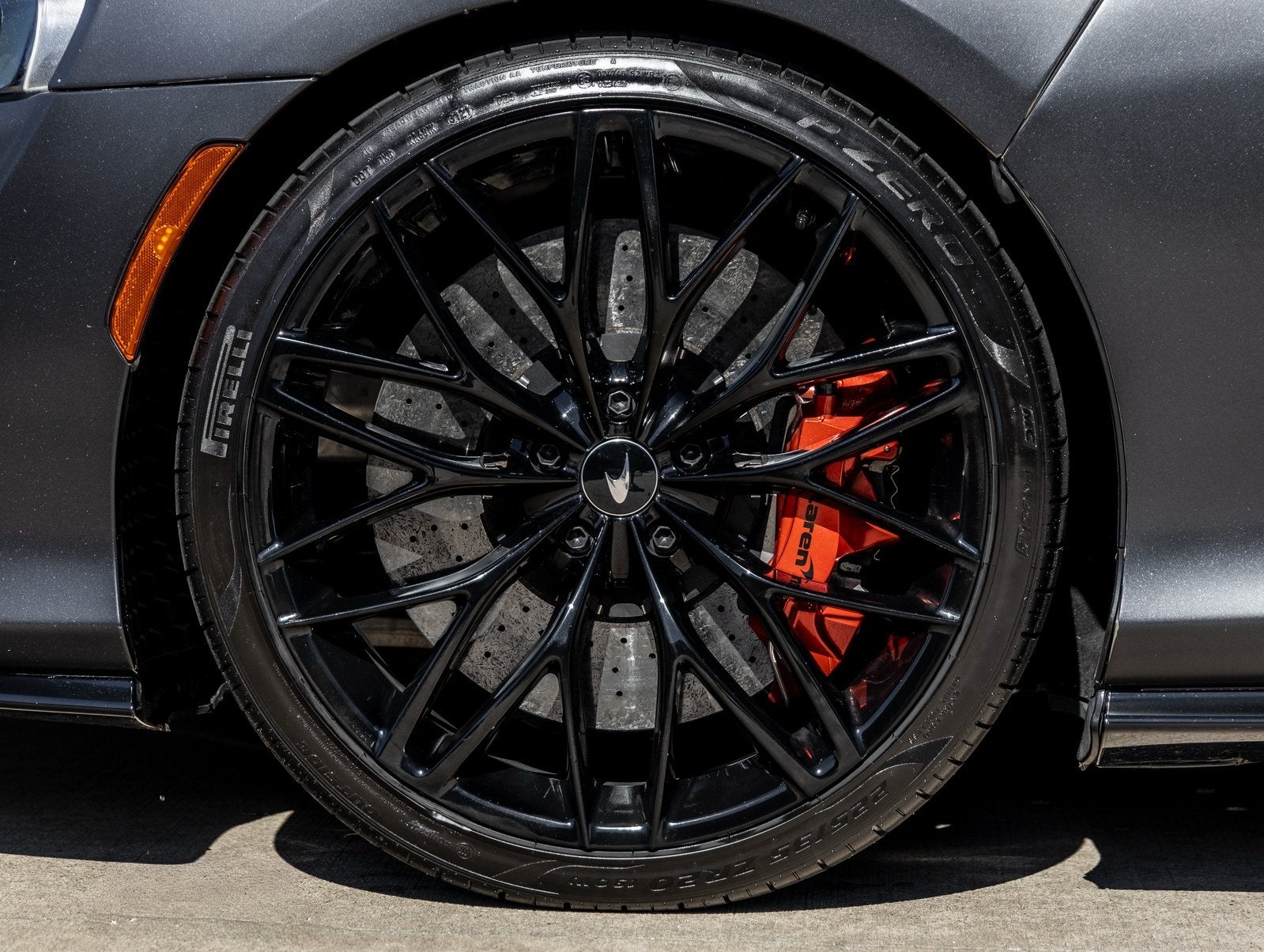 2022 McLaren GT Base