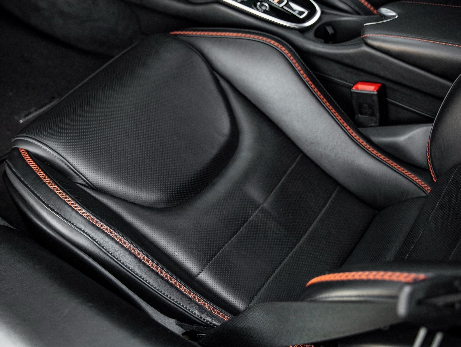 2022 McLaren GT Base