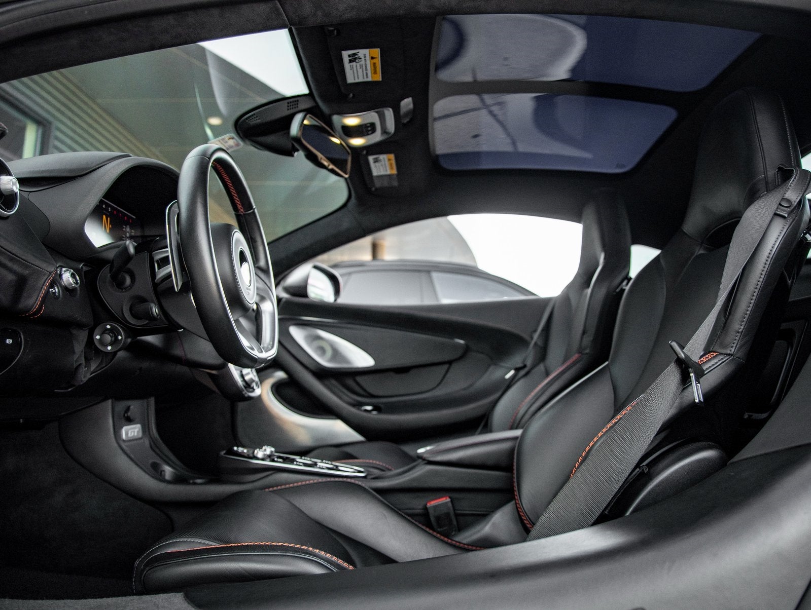 2022 McLaren GT Base