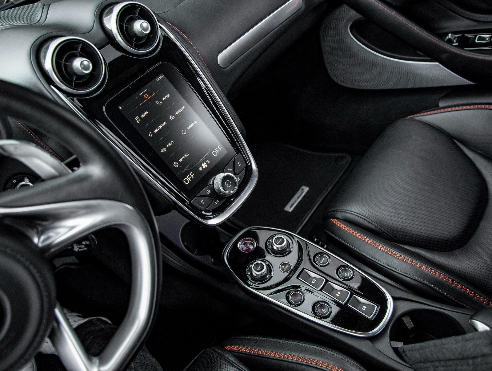 2022 McLaren GT Base