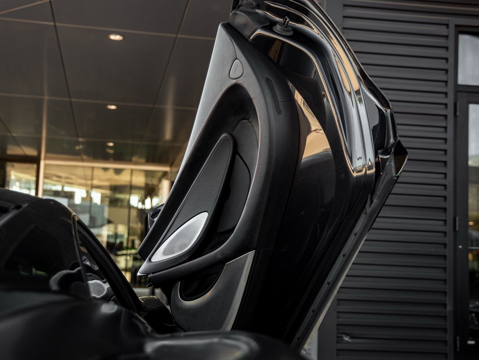 2022 McLaren GT Base