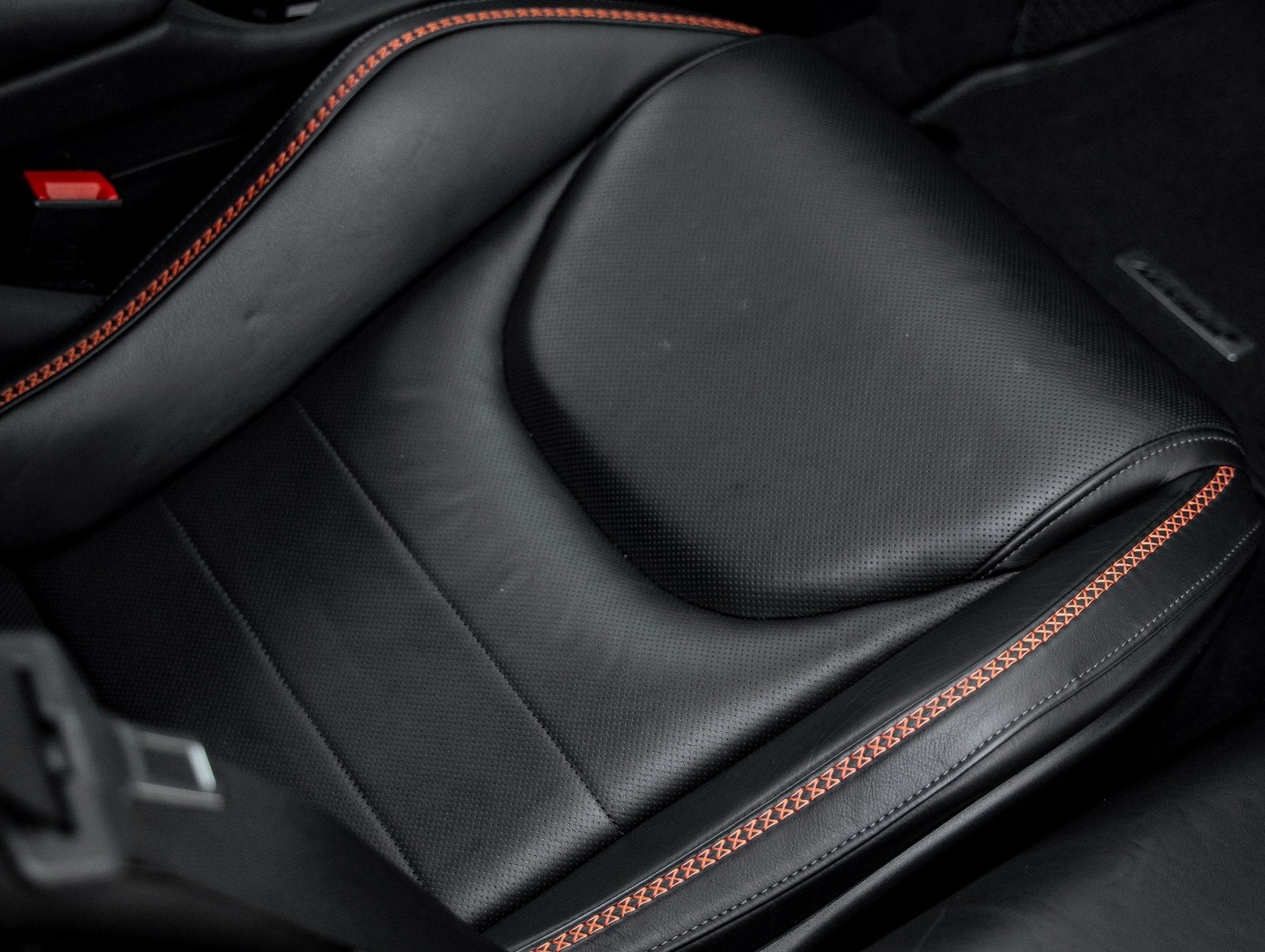 2022 McLaren GT Base