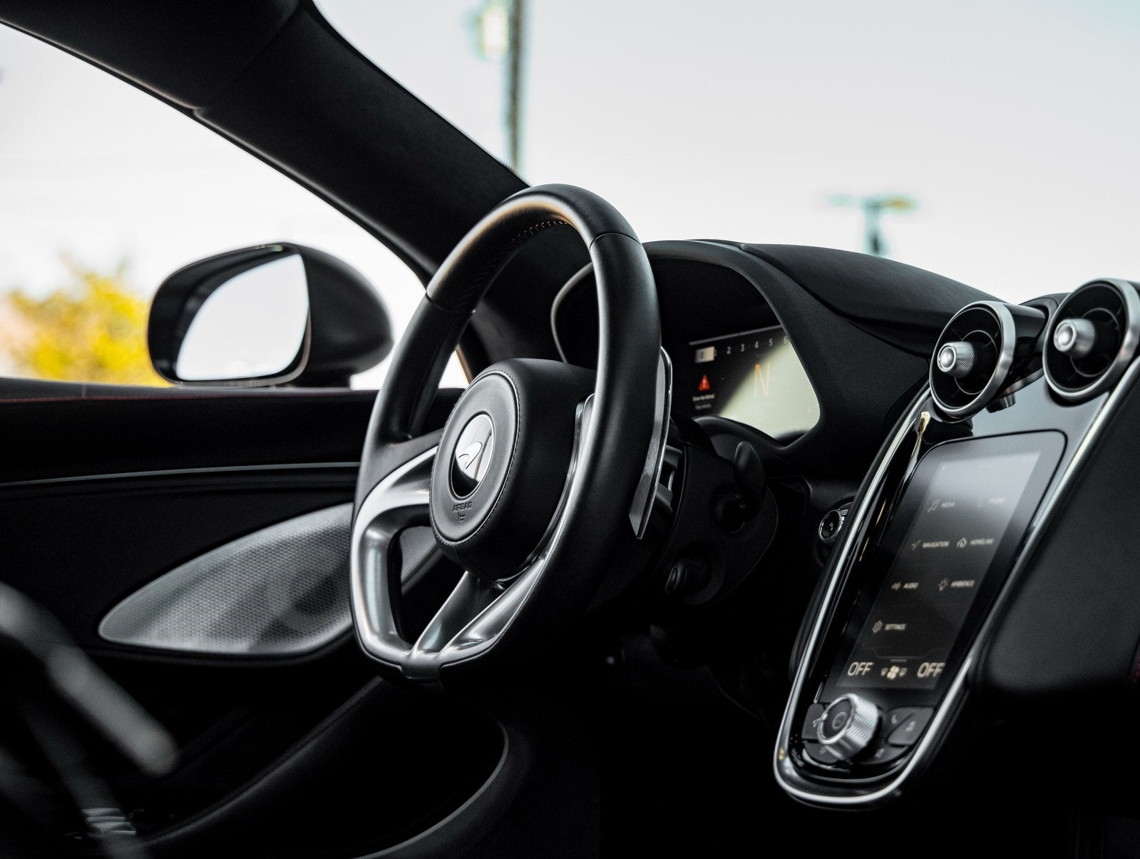 2022 McLaren GT Base