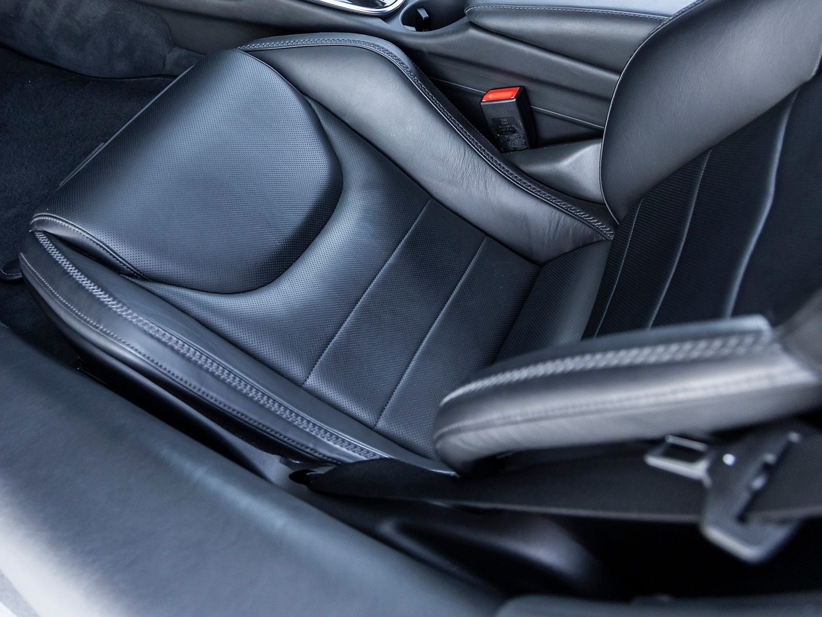 2021 McLaren GT Base