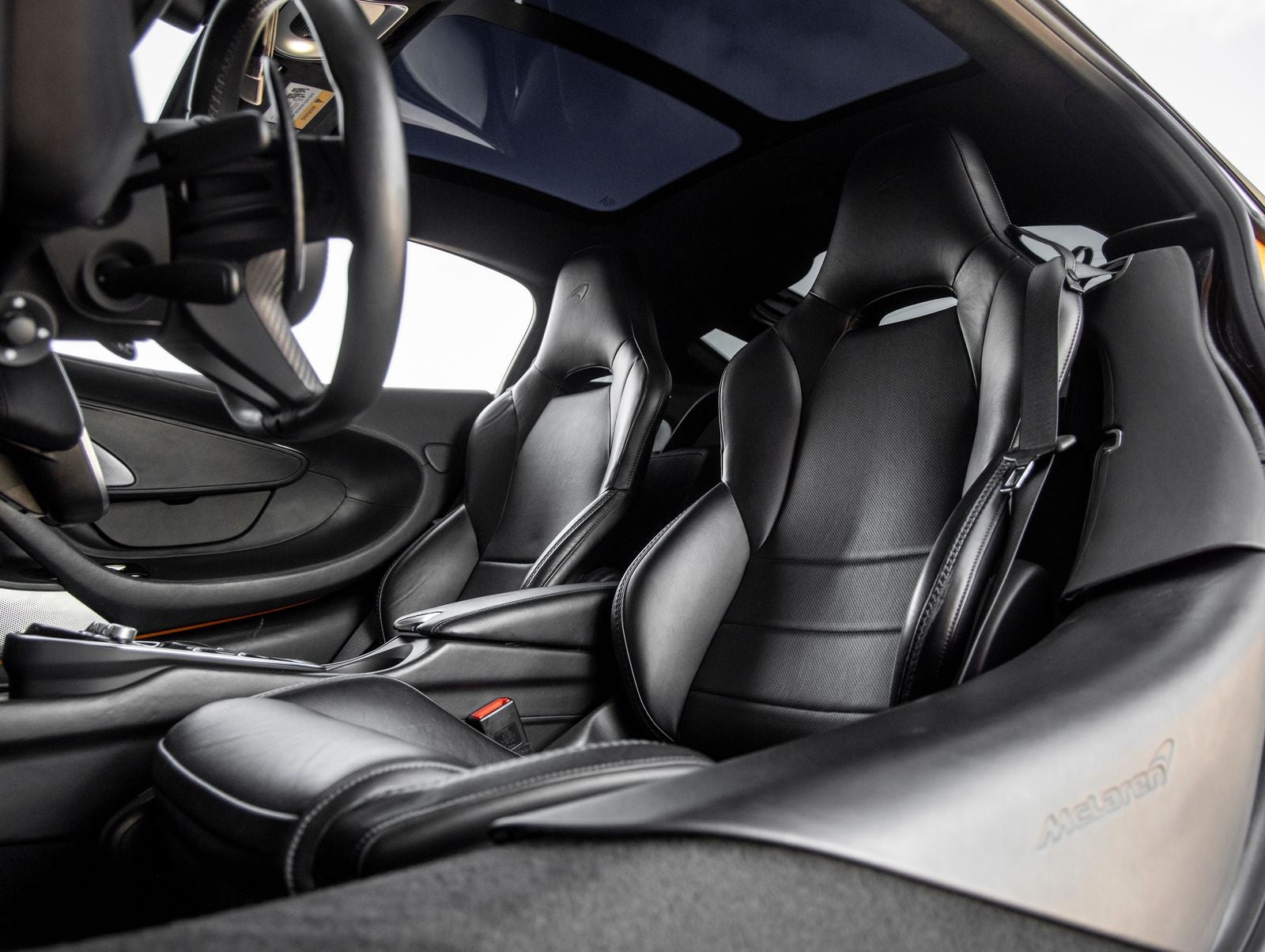 2022 McLaren GT Base