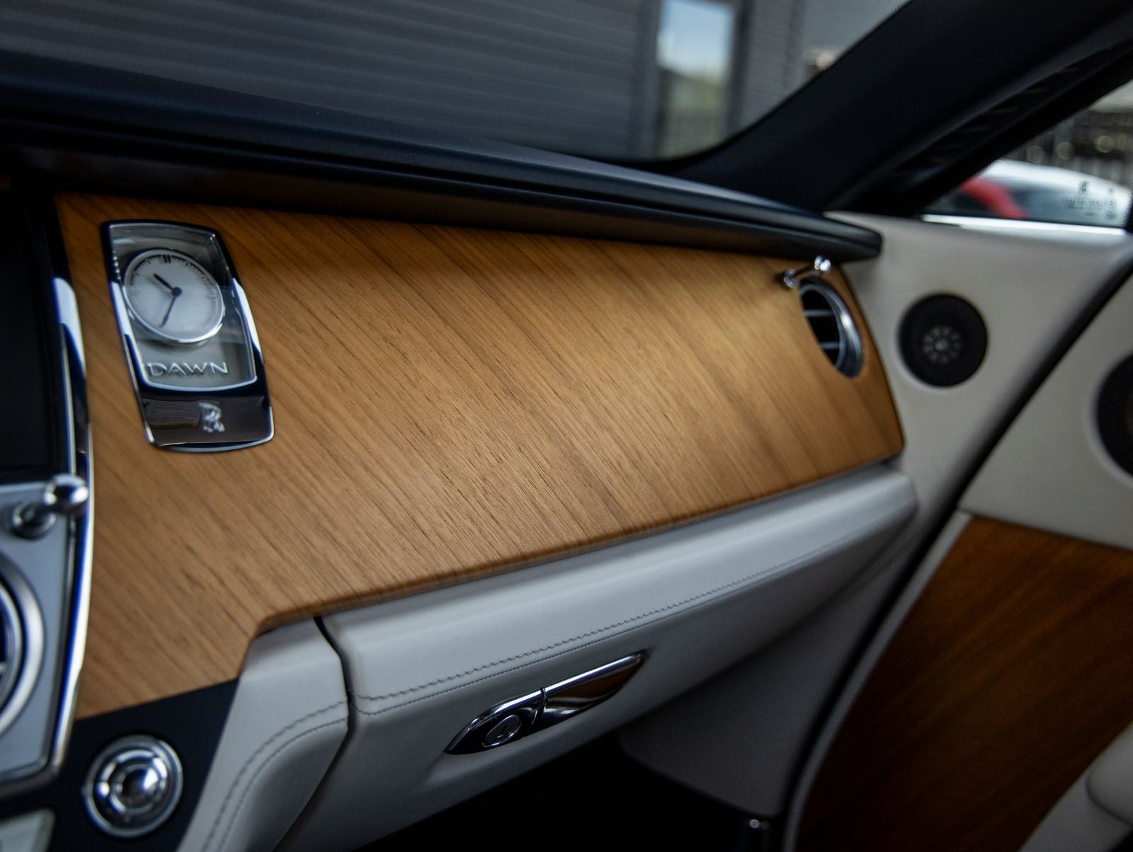 2016 Rolls-Royce Dawn Base