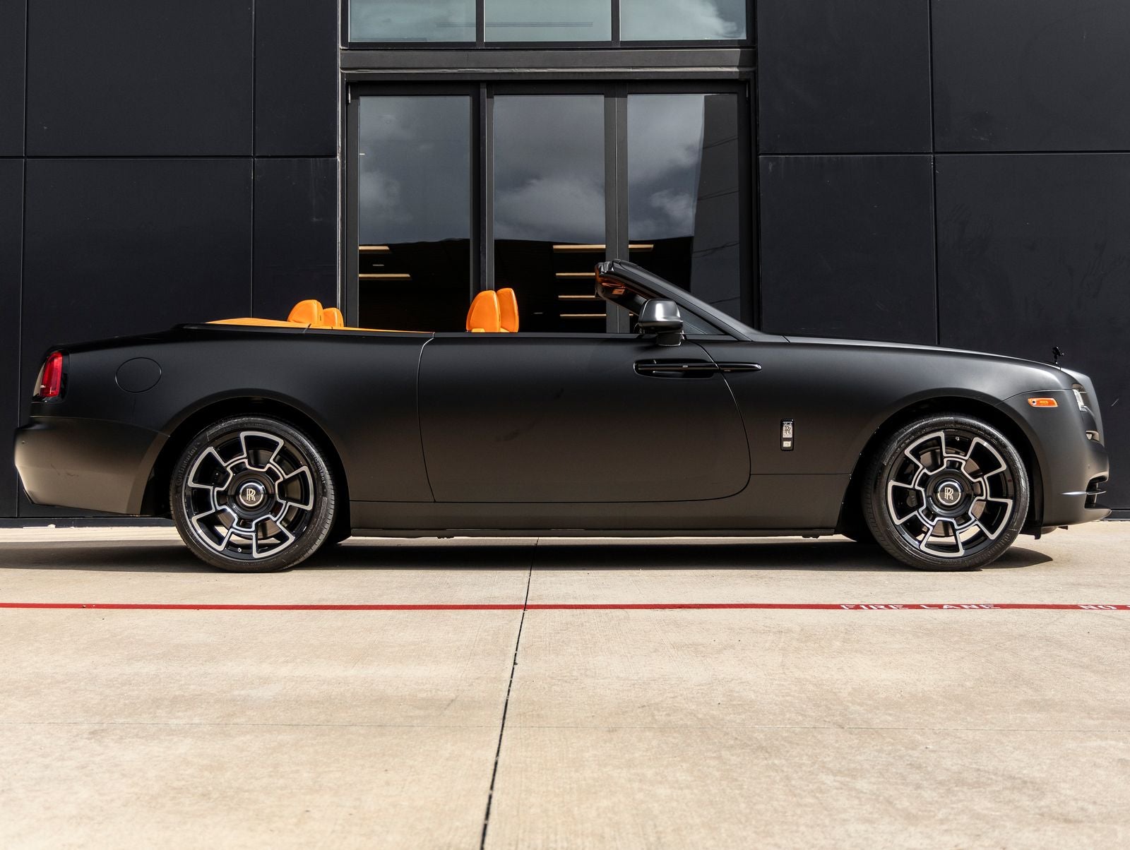 2016 Rolls-Royce Dawn Base