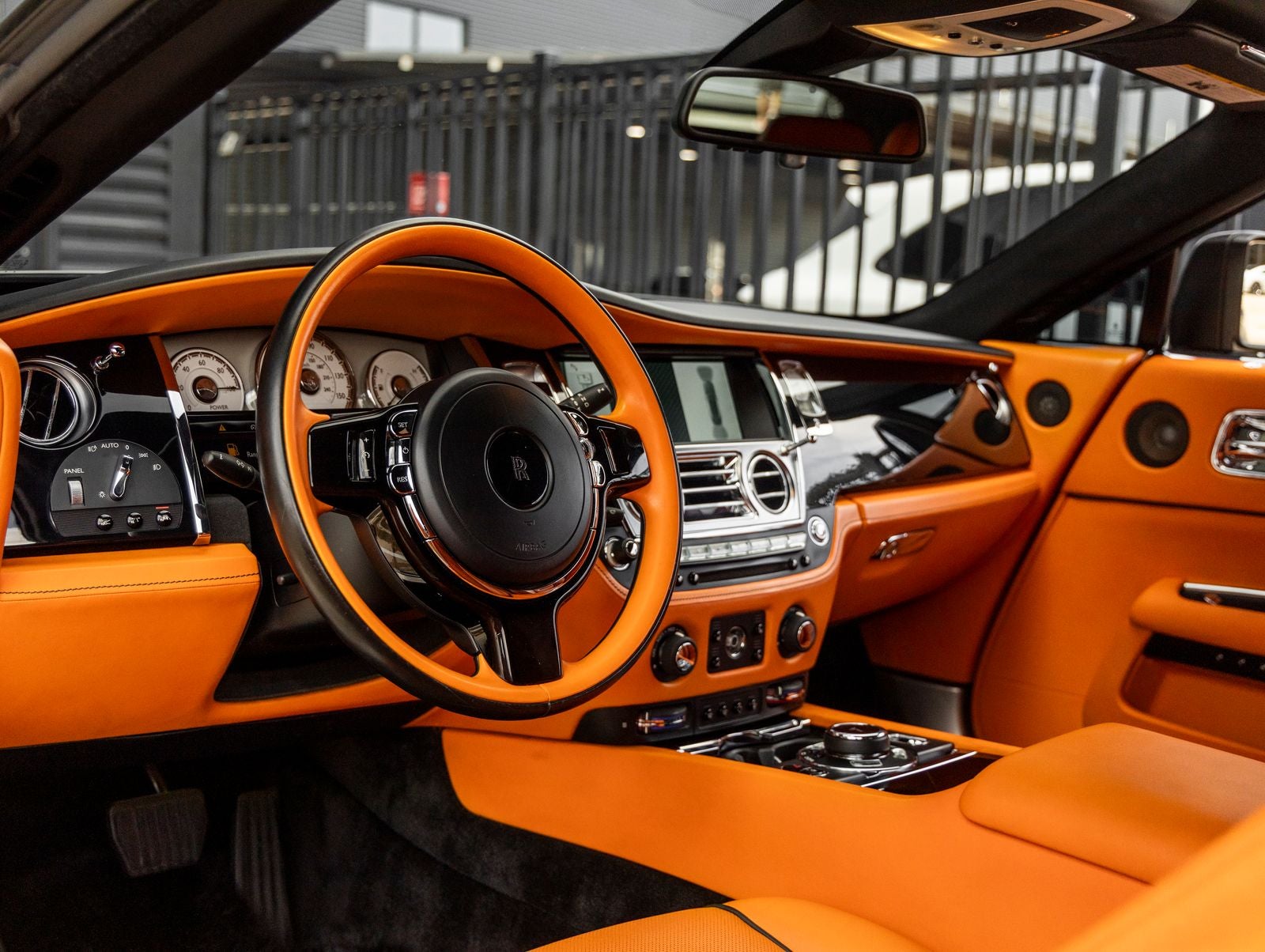 2016 Rolls-Royce Dawn Base