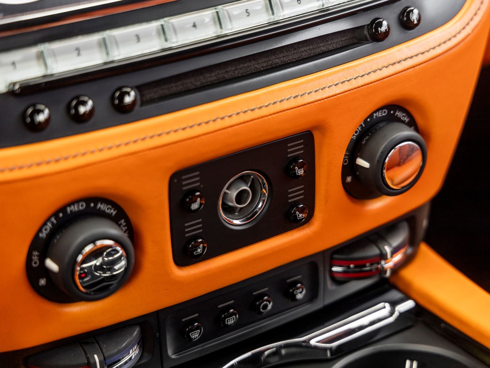 2016 Rolls-Royce Dawn Base