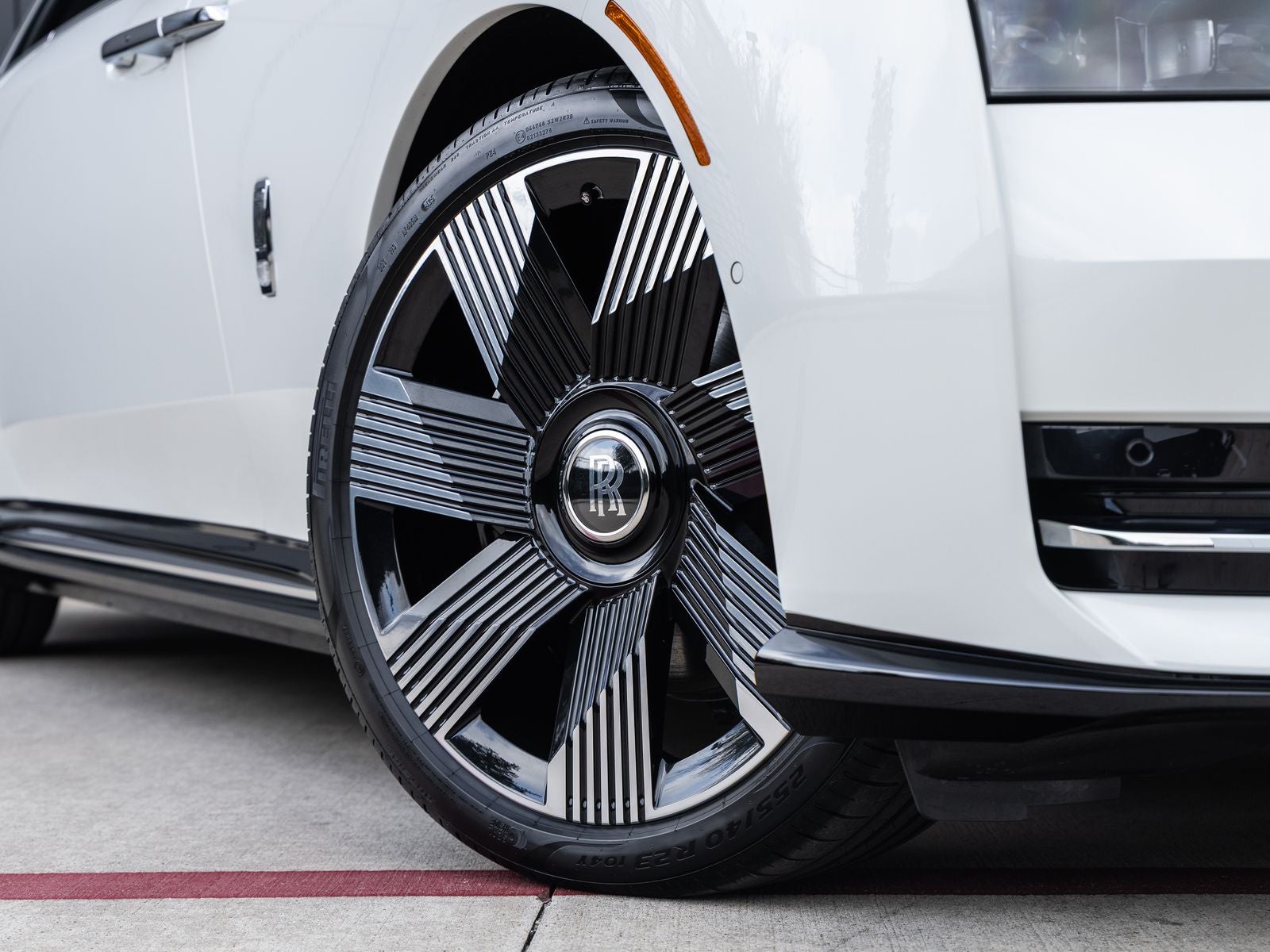 2026 Rolls-Royce Spectre 