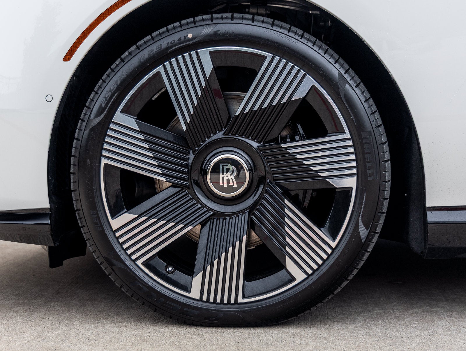 2026 Rolls-Royce Spectre 