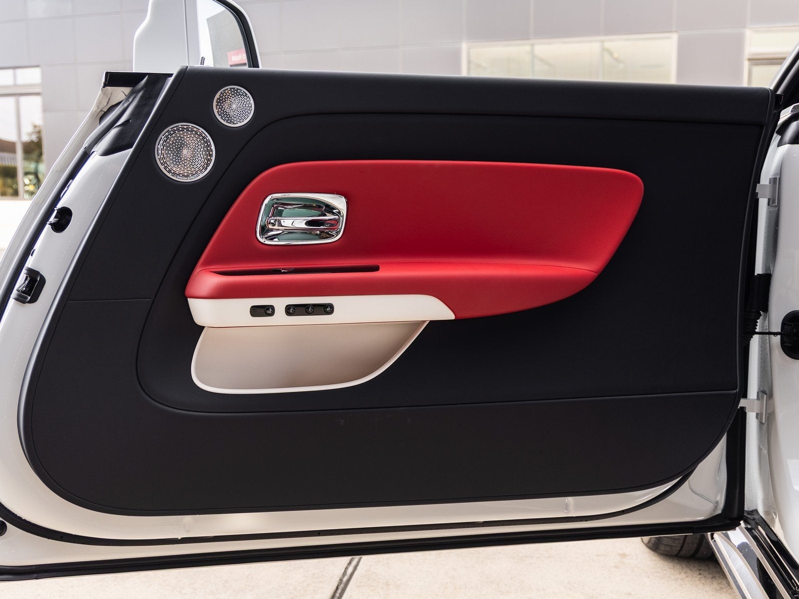 2024 Rolls-Royce Spectre Base