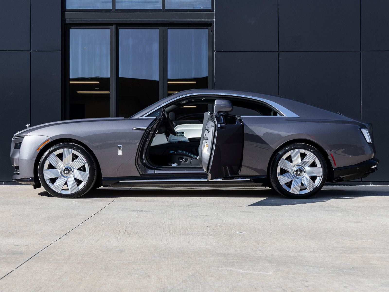 2025 Rolls-Royce Spectre 