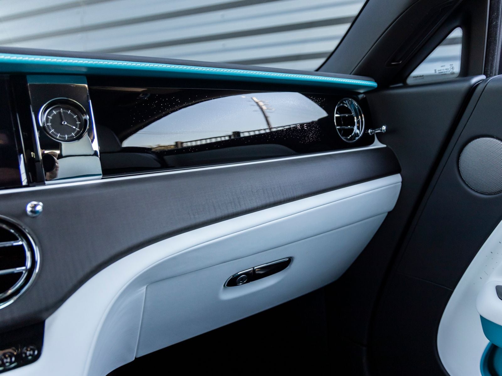 2025 Rolls-Royce Spectre 