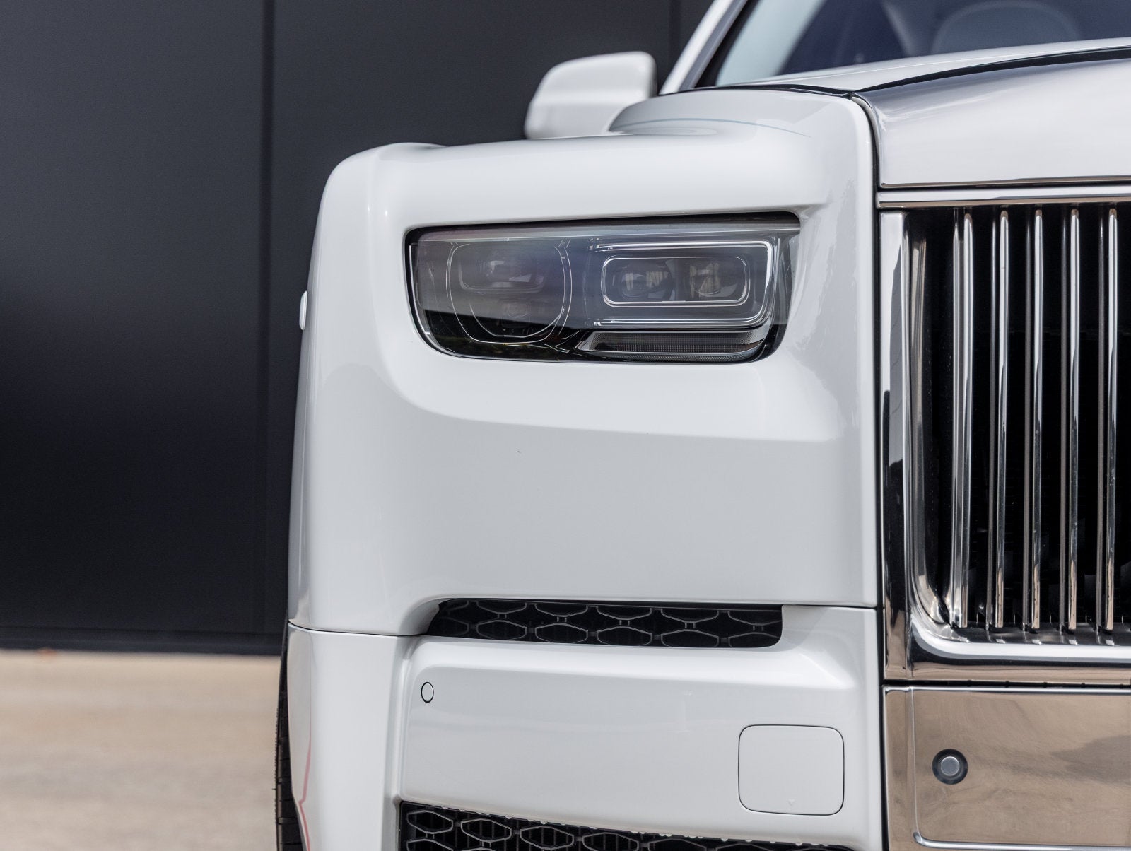2023 Rolls-Royce Phantom Base