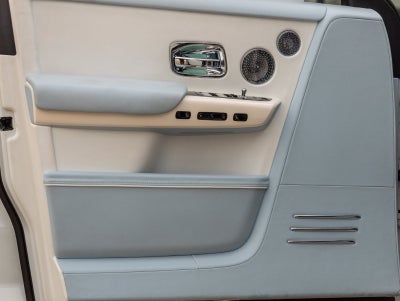 2023 Rolls-Royce Phantom Base