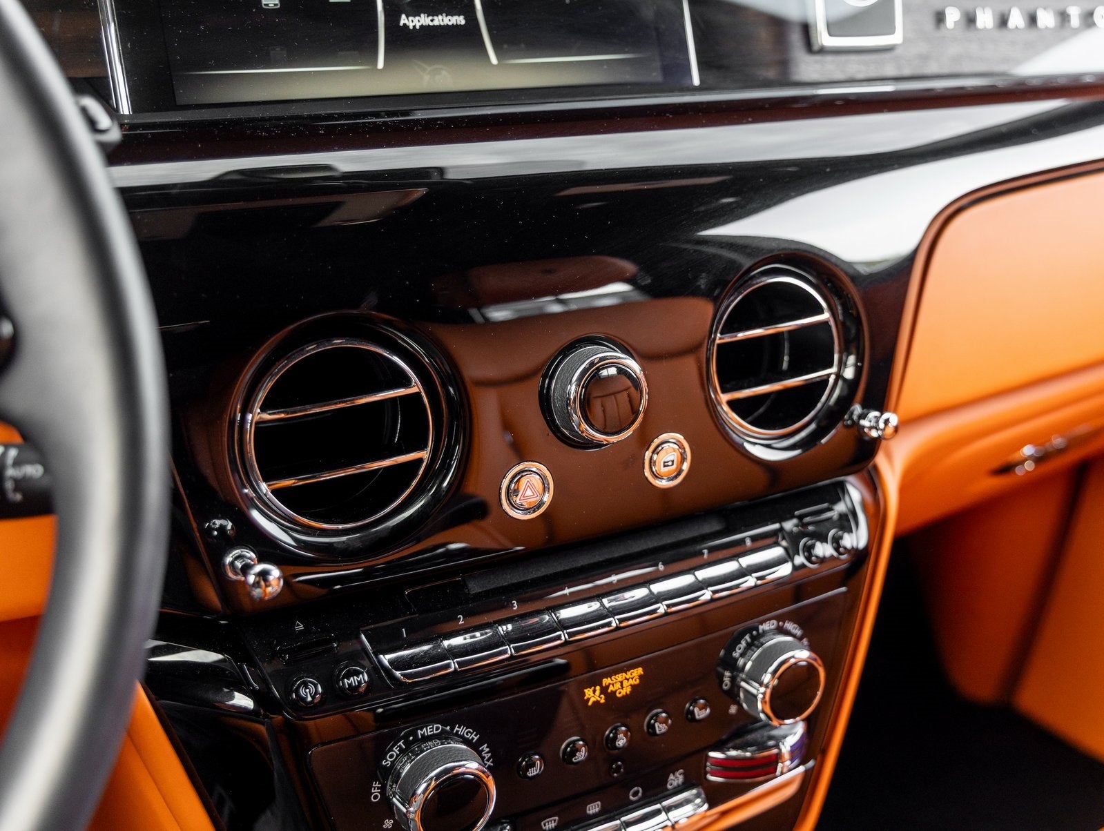 2022 Rolls-Royce Phantom Base