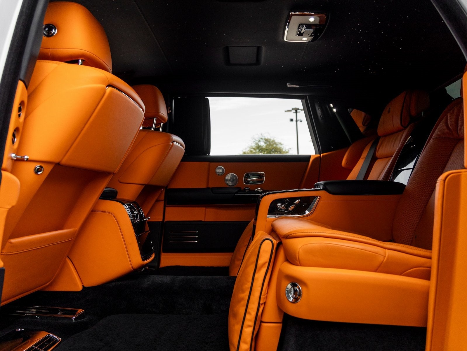 2022 Rolls-Royce Phantom Base