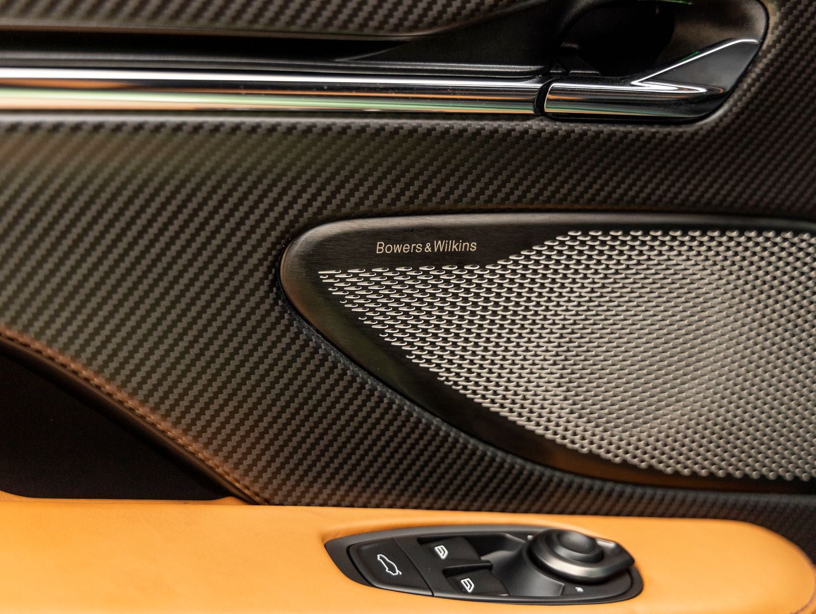 2025 Aston Martin DB12 Base