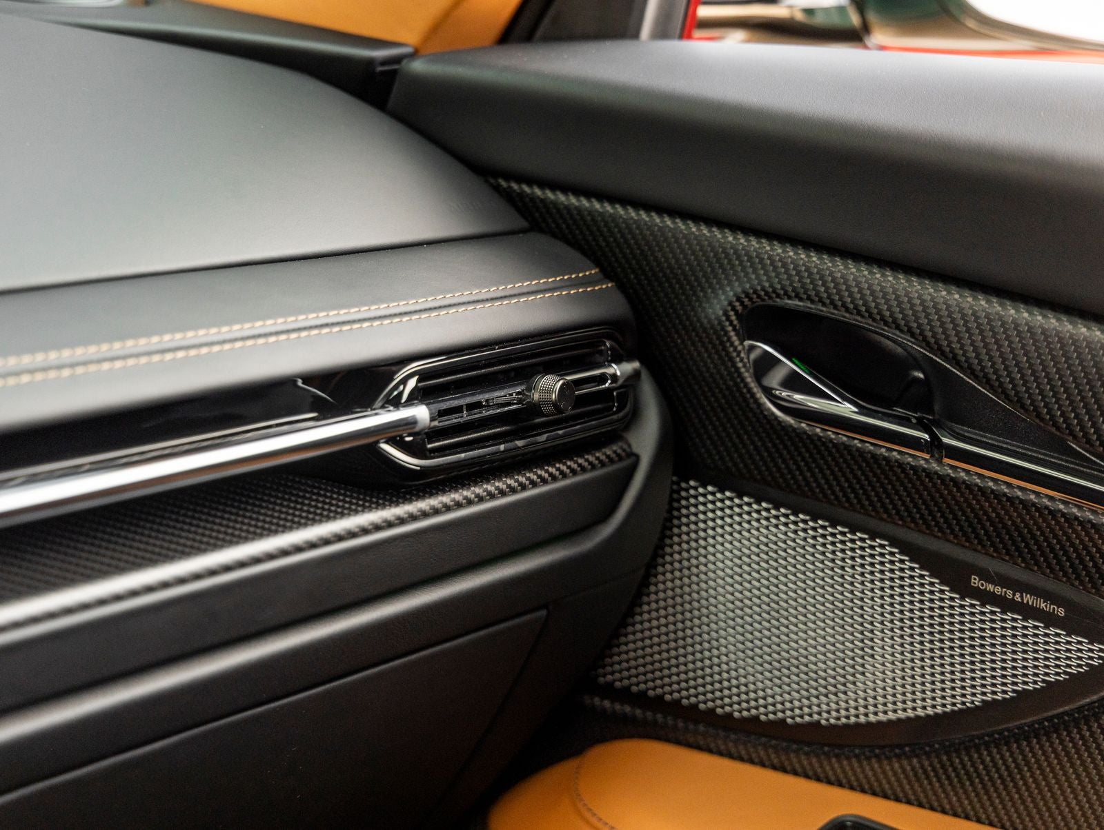 2025 Aston Martin DB12 Base