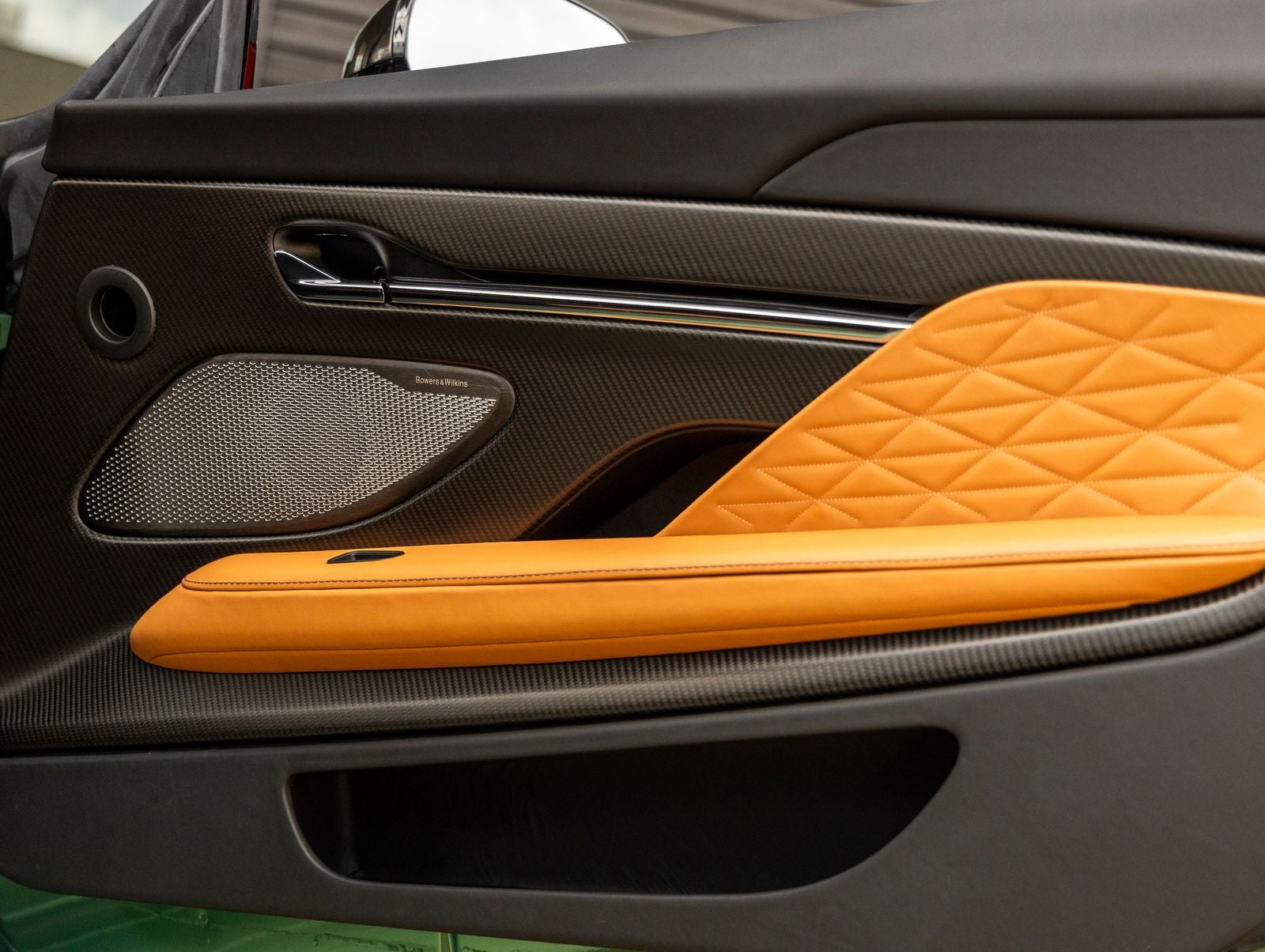 2025 Aston Martin DB12 Base