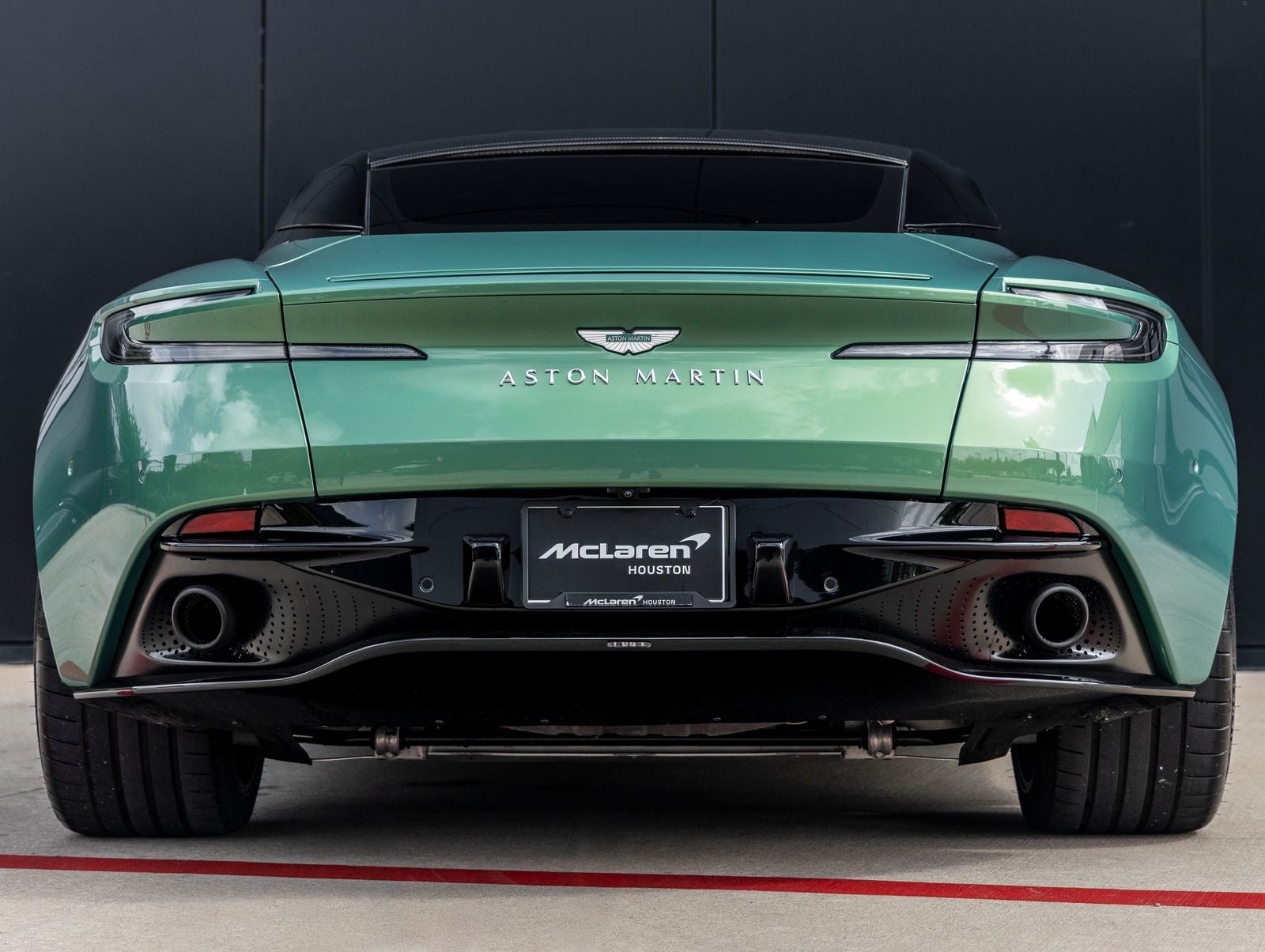 2025 Aston Martin DB12 Base
