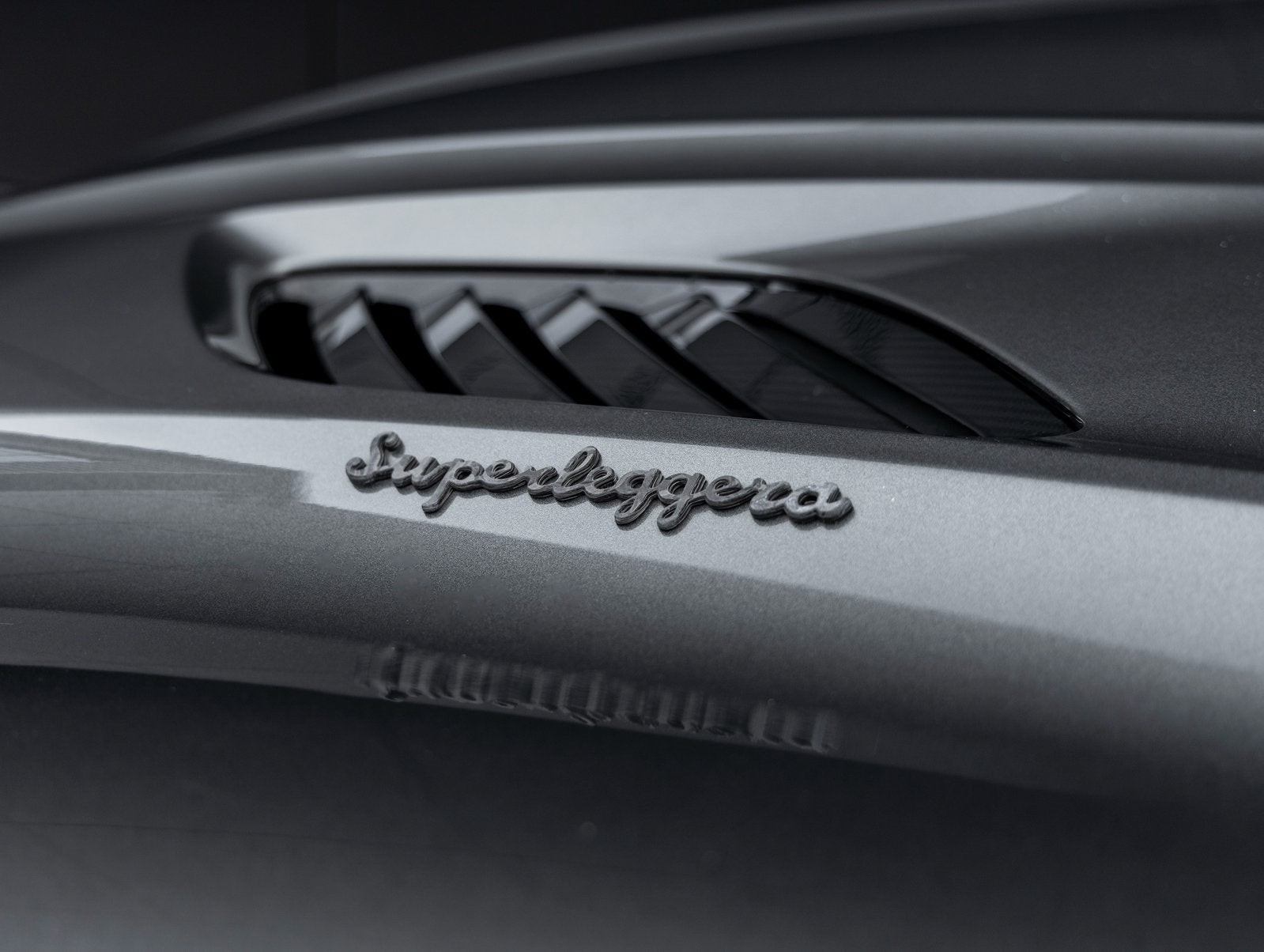 2019 Aston Martin DBS Superleggera