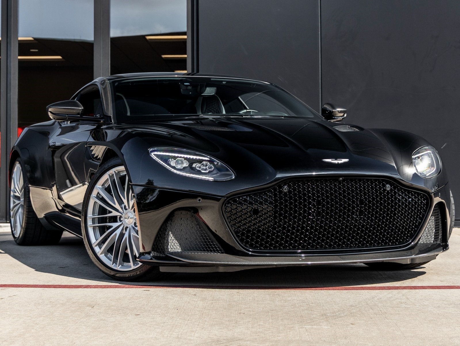 2022 Aston Martin DBS Superleggera