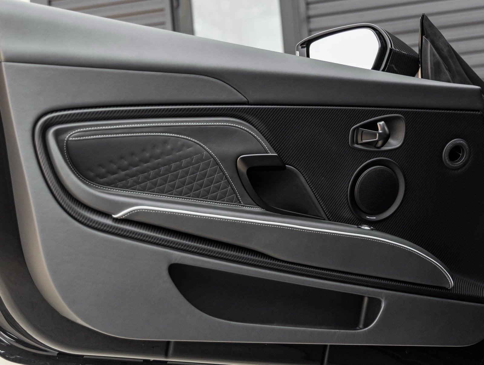 2022 Aston Martin DBS Superleggera